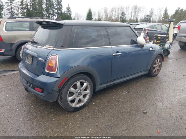 2010 MINI COOPER S WMWMF7C50ATX42301 Photo 3