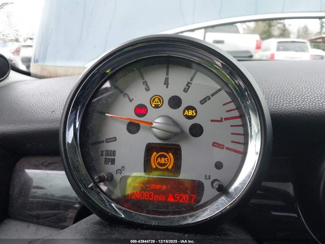 2010 MINI COOPER S WMWMF7C50ATX42301 Photo 6