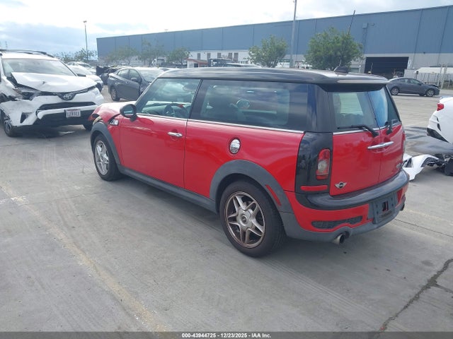 2010 MINI COOPER S CLUBMAN WMWMM3C56ATZ32716 Photo 2