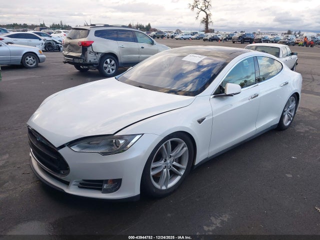 2013 TESLA MODEL S 5YJSA1CN7DFP04531 Photo 1