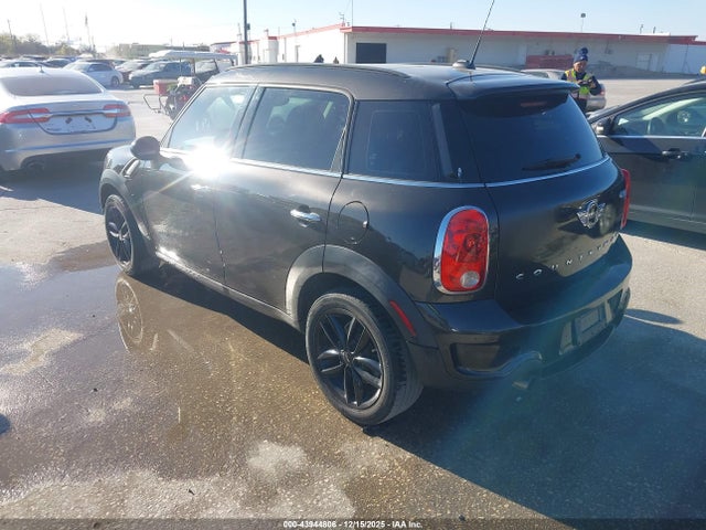 2016 MINI COUNTRYMAN WMWZC3C53GWT08775 Photo 2