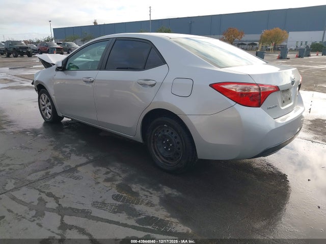2T1BURHE1JC122567 Toyota COROLLA LE