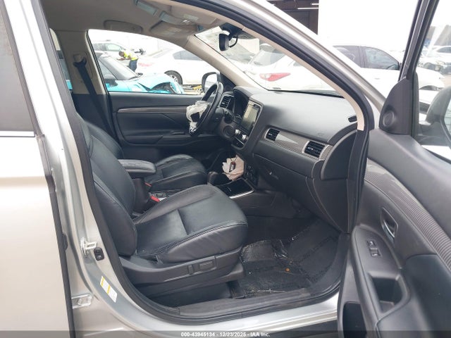 2020 MITSUBISHI OUTLANDER JA4AD3A3XLZ034525 Photo 4