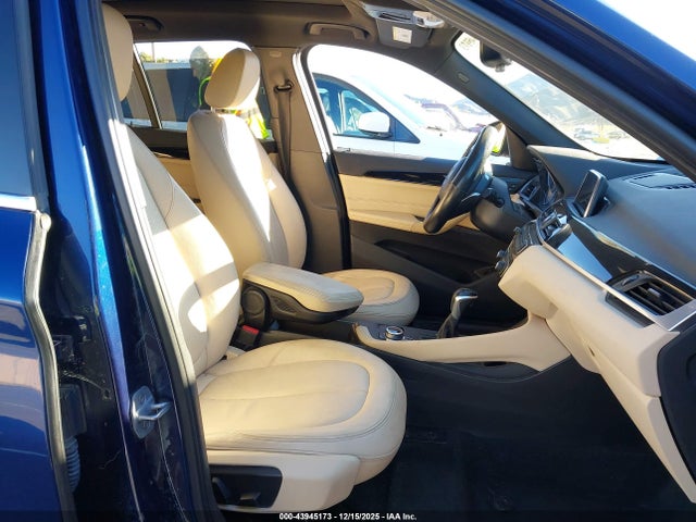 2018 BMW X1 WBXHU7C32J5H43498 Photo 4