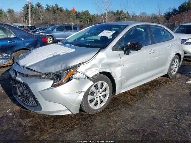 Toyota COROLLA LE 2020 5YFEPRAE1LP082038 Image 2