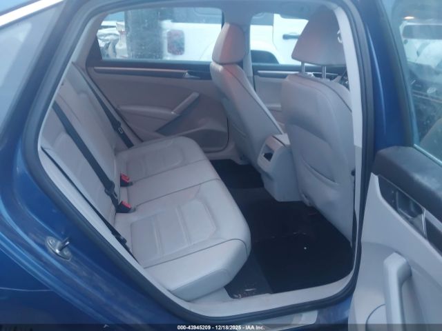 2017 VOLKSWAGEN PASSAT 1VWDT7A37HC059533 Photo 7