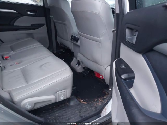 2017 TOYOTA HIGHLANDER 5TDJZRFH7HS512147 Photo 7