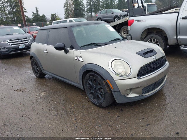 2009 MINI COOPER S WMWMF73519TW83805 Photo 0