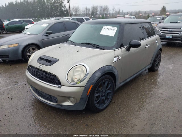2009 MINI COOPER S WMWMF73519TW83805 Photo 1
