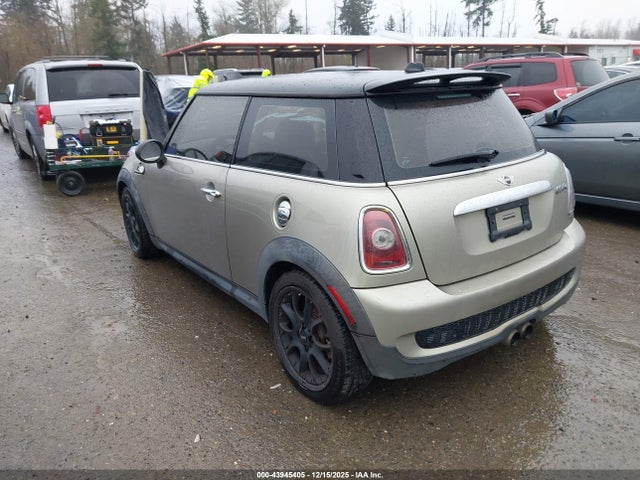 2009 MINI COOPER S WMWMF73519TW83805 Photo 2