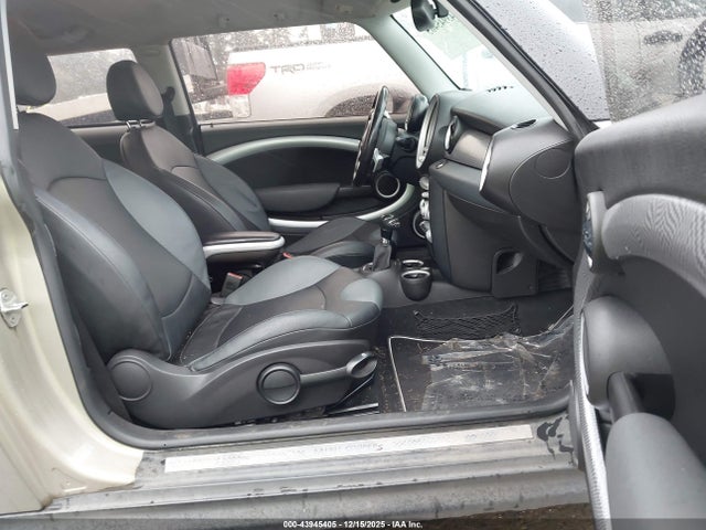 2009 MINI COOPER S WMWMF73519TW83805 Photo 4