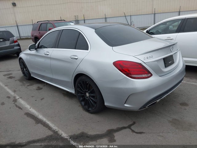 2016 MERCEDES-BENZ C 300 55SWF4JB2GU128802 Photo 2
