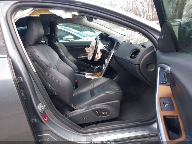 2017 VOLVO S60 INSCRIPTION LYV402HMXHB127115 Photo 4