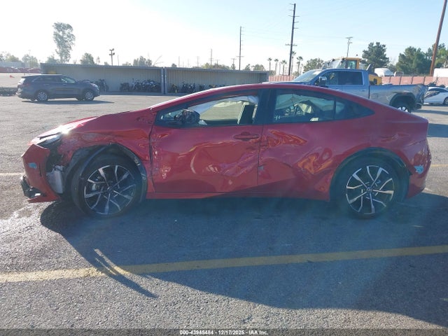 JTDACACU8R3032433 Toyota Prius Prime Xse