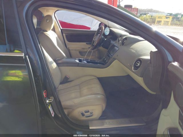 2011 JAGUAR XJ SAJWA1CB8BLV07998 Photo 4