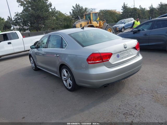 1VWBT7A31EC052628 Volkswagen Passat 1.8t Se