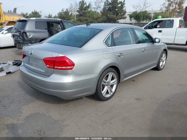1VWBT7A31EC052628 Volkswagen Passat 1.8t Se