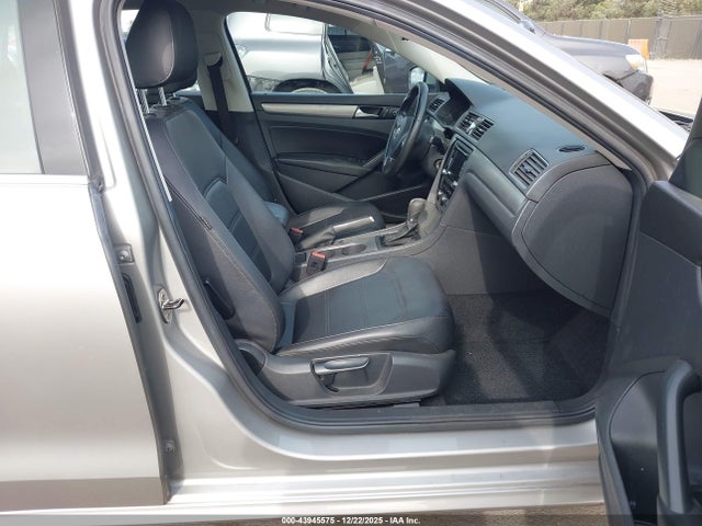 1VWBT7A31EC052628 Volkswagen Passat 1.8t Se