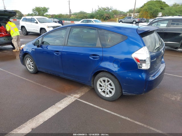 JTDZN3EU5E3351398 Toyota Prius V Five/three/two