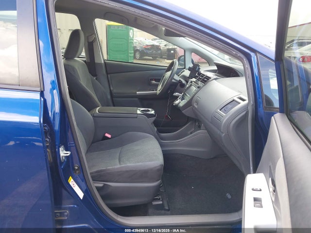 JTDZN3EU5E3351398 Toyota Prius V Five/three/two