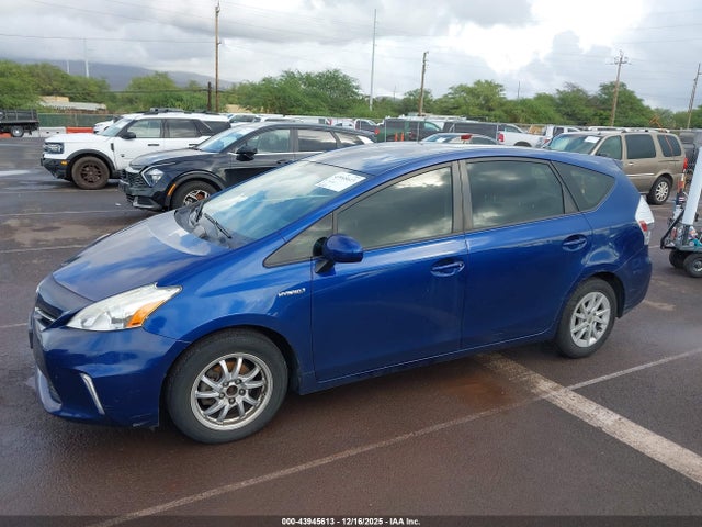 JTDZN3EU5E3351398 Toyota Prius V Five/three/two