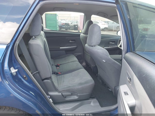 JTDZN3EU5E3351398 Toyota Prius V Five/three/two