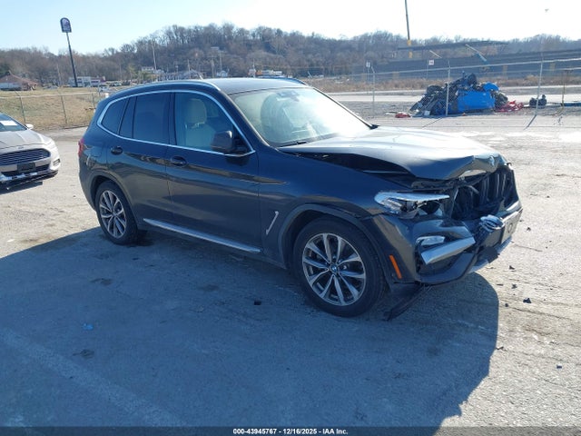 2019 BMW X3 5UXTR9C56KLR05910