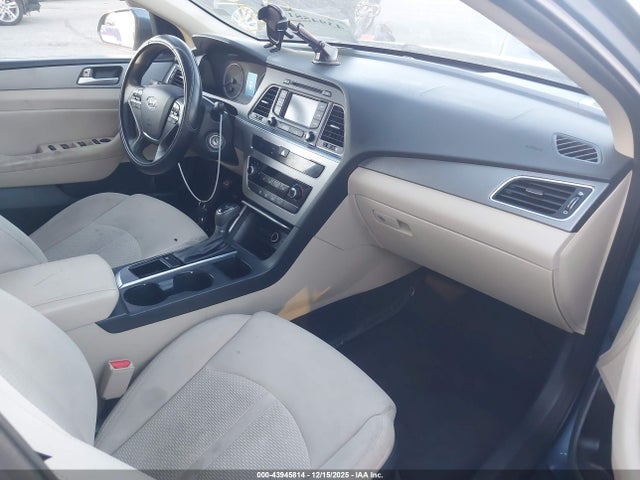 5NPE24AF8FH172122 Hyundai SONATA SE