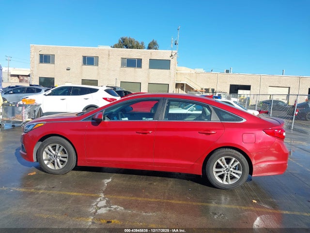 Hyundai SONATA SE 2017 5NPE24AF2HH535307 Image 14