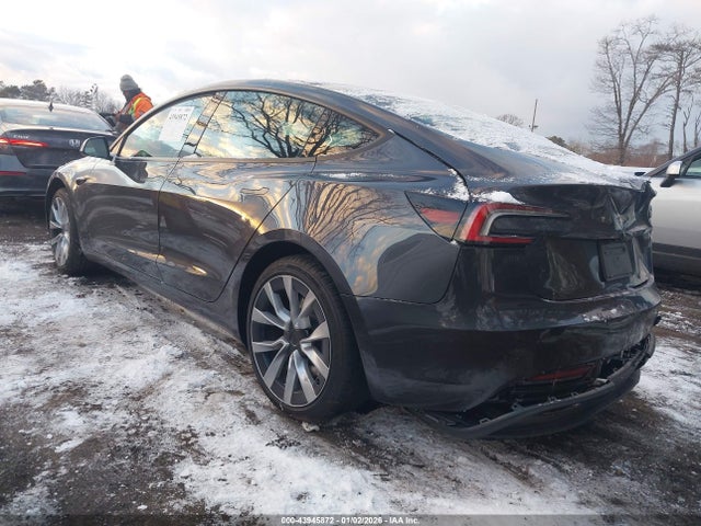 2025 TESLA MODEL 3 5YJ3E1EA9SF024128 Photo 2