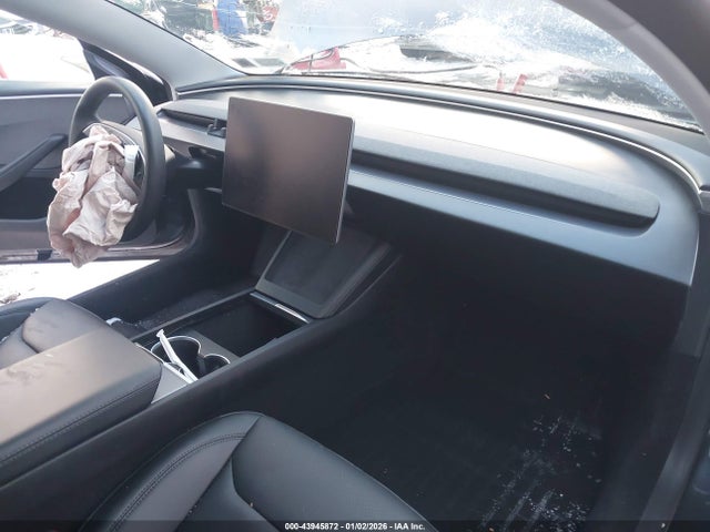 2025 TESLA MODEL 3 5YJ3E1EA9SF024128 Photo 4