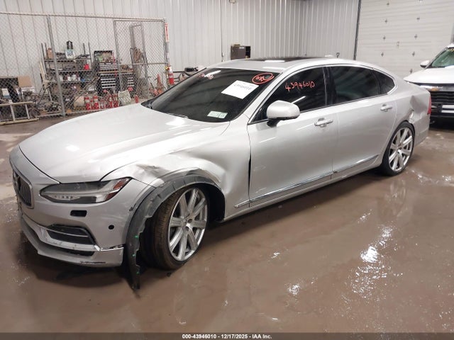 2018 VOLVO S90 LVY992ML0JP018691 Photo 1