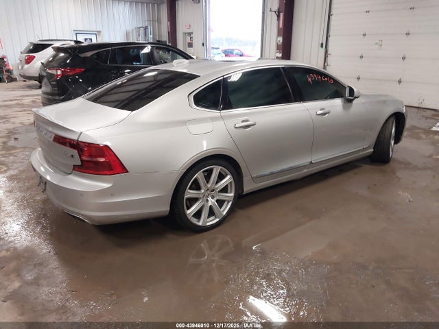 2018 VOLVO S90 LVY992ML0JP018691 Photo 3