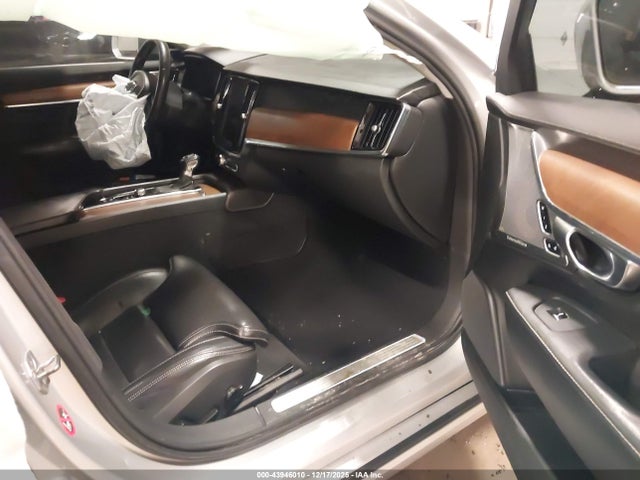 2018 VOLVO S90 LVY992ML0JP018691 Photo 4