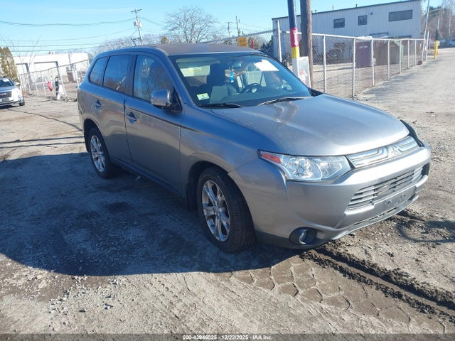 2014 MITSUBISHI OUTLANDER JA4AD3A38EZ016589 Photo 0
