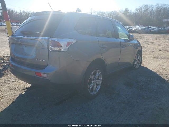 2014 MITSUBISHI OUTLANDER JA4AD3A38EZ016589 Photo 3