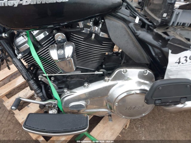 2021 HARLEY-DAVIDSON FLHTK 1HD1KEF10MB615538 Photo 8