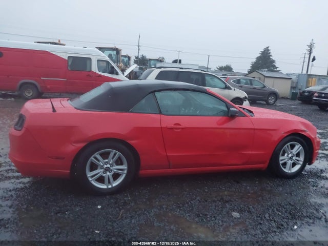 1ZVBP8EM3E5310424 Ford Mustang V6