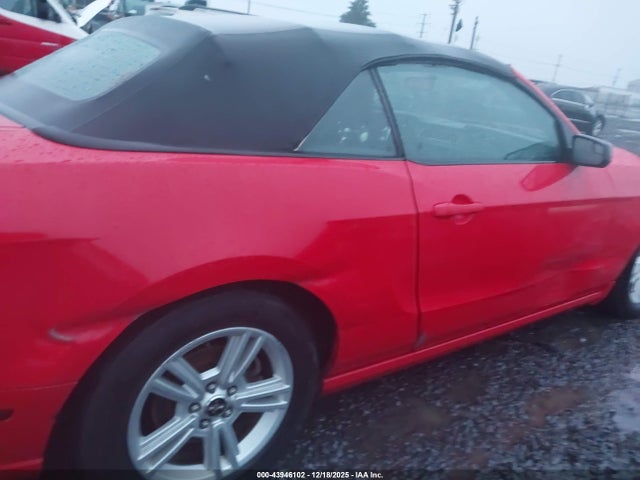 1ZVBP8EM3E5310424 Ford Mustang V6