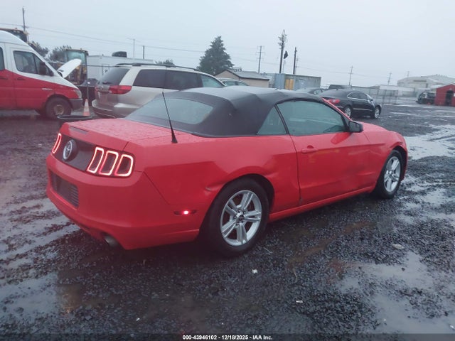 1ZVBP8EM3E5310424 Ford Mustang V6