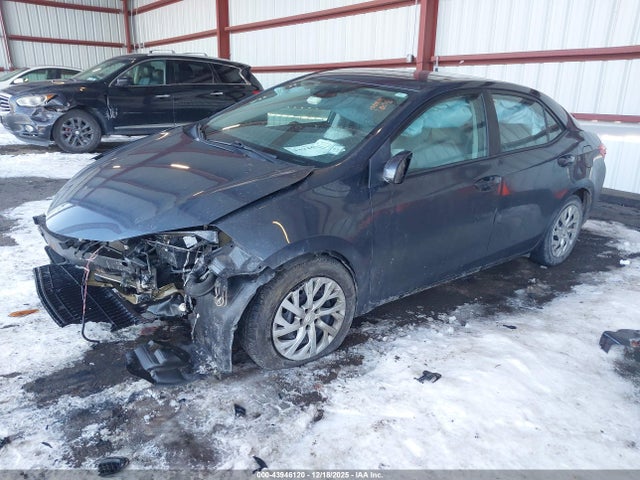 43946120 :رقم المزاد ، 5YFBURHE5JP852899 vin ، 2018 Toyota Corolla Le مزاد بيع