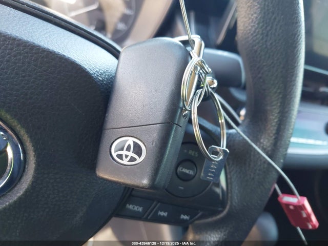 5YFB4MDE4PP039930 Toyota COROLLA LE