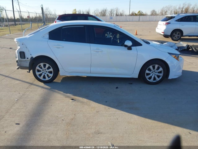 5YFB4MDE4PP039930 Toyota COROLLA LE