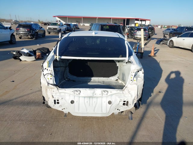 5YFB4MDE4PP039930 Toyota COROLLA LE