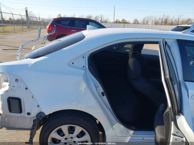 5YFB4MDE4PP039930 Toyota COROLLA LE