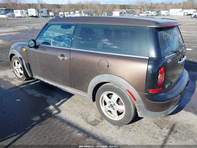 2008 MINI COOPER CLUBMAN WMWML33568TN67919 Photo 2
