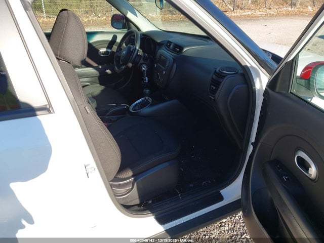 KIA SOUL + 2017 KNDJP3A53H7496961 Image 5