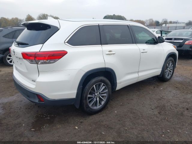 2017 TOYOTA HIGHLANDER 5TDKZRFH3HS190840 Photo 3
