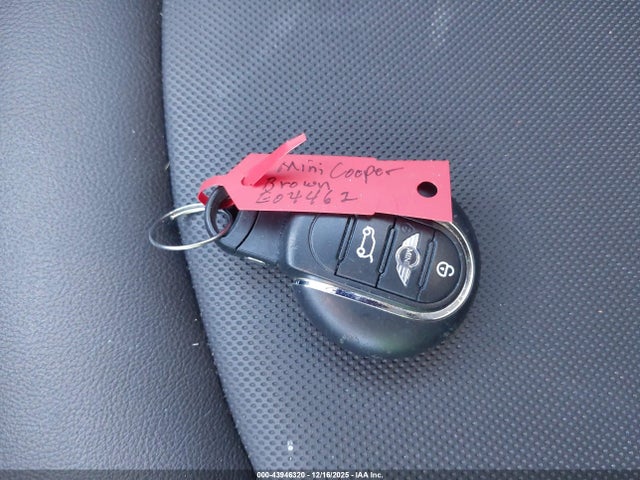 2018 MINI COUNTRYMAN WMZYV5C34J3E04462 Photo 10