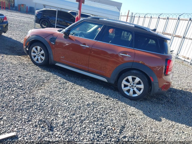 2018 MINI COUNTRYMAN WMZYV5C34J3E04462 Photo 2